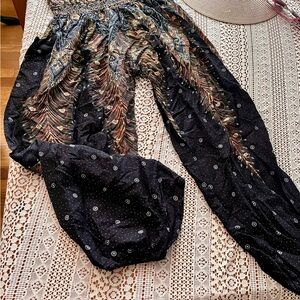 Elegant Black Feather Print Women's Pants